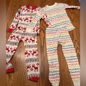 Hanna Andersson Kids Pajama Set - Red Reindeer and Multicolor Loved Print